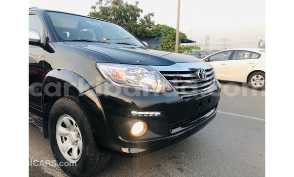 Acheter Import Voiture Toyota Fortuner Noir à Import - Dubai, Ouganda Acheter Import Voiture Toyota Fortuner Noir à Import - Dubai, Ouganda