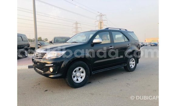 Acheter Import Voiture Toyota Fortuner Noir à Import - Dubai, Ouganda Acheter Import Voiture Toyota Fortuner Noir à Import - Dubai, Ouganda