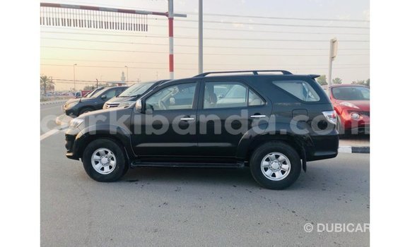 Acheter Import Voiture Toyota Fortuner Noir à Import - Dubai, Ouganda Acheter Import Voiture Toyota Fortuner Noir à Import - Dubai, Ouganda
