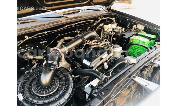 Acheter Import Voiture Toyota Fortuner Noir à Import - Dubai, Ouganda Acheter Import Voiture Toyota Fortuner Noir à Import - Dubai, Ouganda