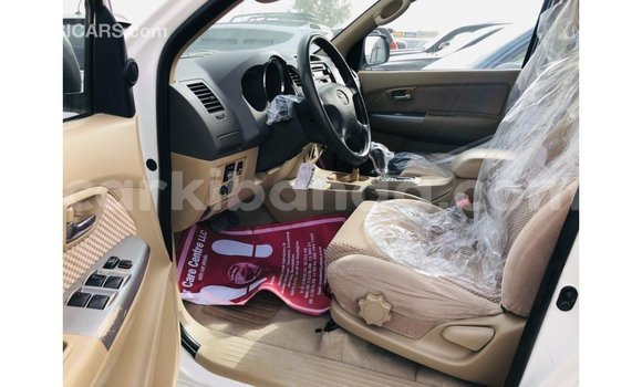 Buy Import Toyota Fortuner White Car in Import - Dubai in Uganda Buy Import Toyota Fortuner White Car in Import - Dubai in Uganda