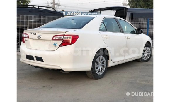 Gura Imported Toyota Camry White Imodoka i Import - Dubai mu Uganda Gura Imported Toyota Camry White Imodoka i Import - Dubai mu Uganda