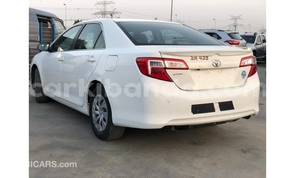 Gura Imported Toyota Camry White Imodoka i Import - Dubai mu Uganda Gura Imported Toyota Camry White Imodoka i Import - Dubai mu Uganda