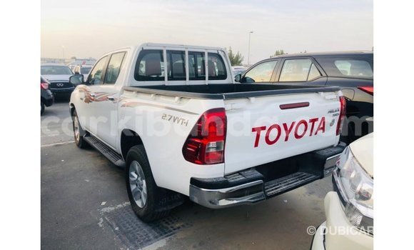 Acheter Import Voiture Toyota Hilux Blanc à Import - Dubai, Ouganda Acheter Import Voiture Toyota Hilux Blanc à Import - Dubai, Ouganda