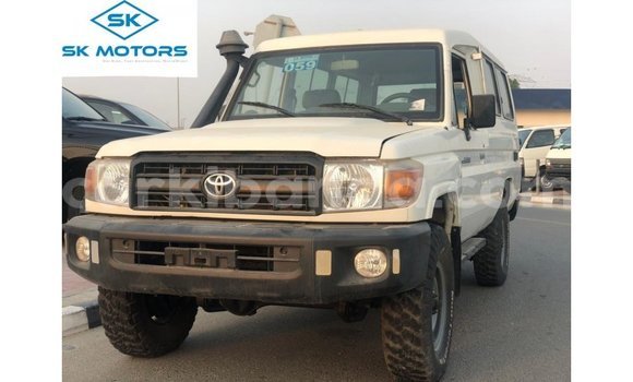 Buy Import Toyota Land Cruiser White Car in Import - Dubai in Uganda
