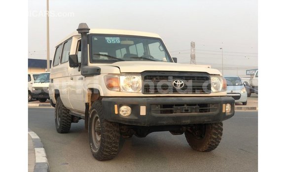Buy Import Toyota Land Cruiser White Car in Import - Dubai in Uganda Buy Import Toyota Land Cruiser White Car in Import - Dubai in Uganda