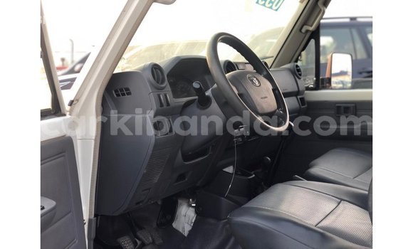 Buy Import Toyota Land Cruiser White Car in Import - Dubai in Uganda Buy Import Toyota Land Cruiser White Car in Import - Dubai in Uganda