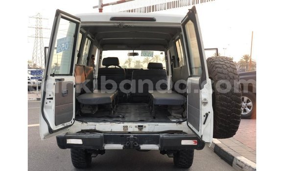 Buy Import Toyota Land Cruiser White Car in Import - Dubai in Uganda Buy Import Toyota Land Cruiser White Car in Import - Dubai in Uganda