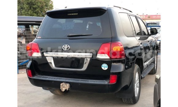 Gura Imported Toyota Land Cruiser Black Imodoka i Import - Dubai mu Uganda Gura Imported Toyota Land Cruiser Black Imodoka i Import - Dubai mu Uganda
